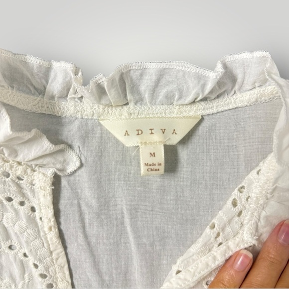 Adiva  Light Cream Eyelet Longsleeve Top Sz M - Picture 9 of 10
